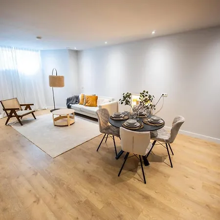 Distinct 2 Bedroom Serviced 84m2 -vp2d- * Rotterdam