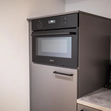 Distinct 2 Bedroom Serviced 84m2 -vp2d- *