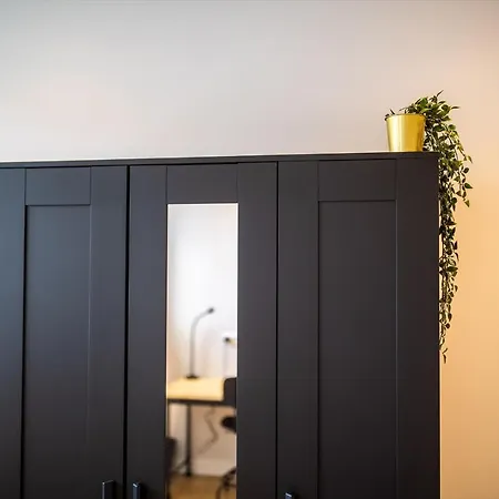 Distinct 2 Bedroom Serviced 84m2 -vp2d- * Rotterdam